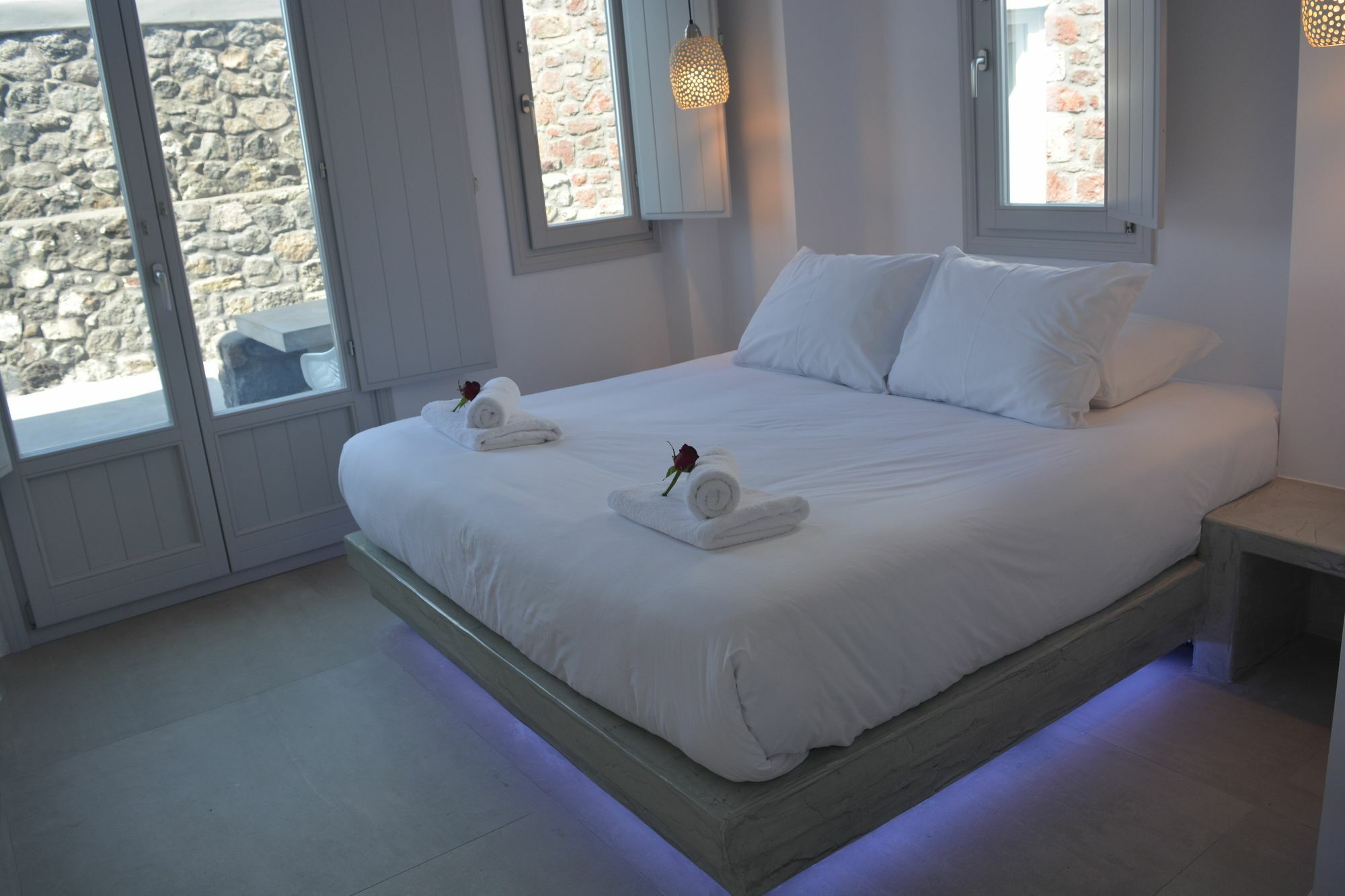 Elysian Santorini Hotel Oia  Exterior photo